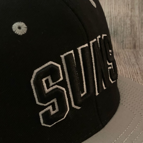 Phoenix Suns - Black and White Raised Logo - Picture 6 of 8